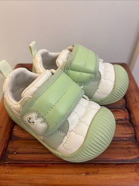 Balabala Baby Green and White Hook-and-Loop Sneakers - US3